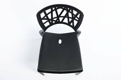 Stapelbare Outdoorstühle aus Kunststoff